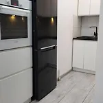 Ekskluzywny W Centrum Z Klimatyzacja I Balkonem 아파트 *