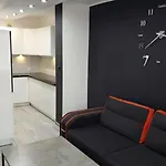 Ekskluzywny W Centrum Z Klimatyzacja I Balkonem Apartman