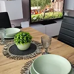 Ekskluzywny W Centrum Z Klimatyzacja I Balkonem 아파트 Lubiń