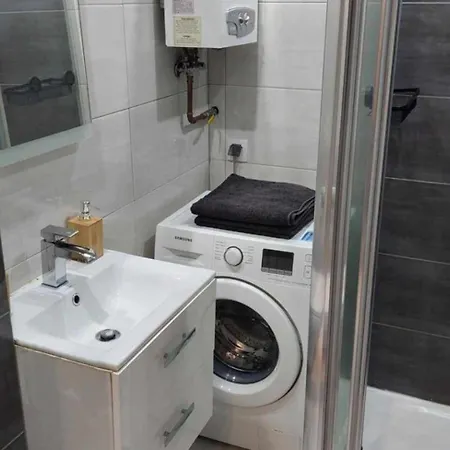 Ekskluzywny W Centrum Z Klimatyzacja I Balkonem *